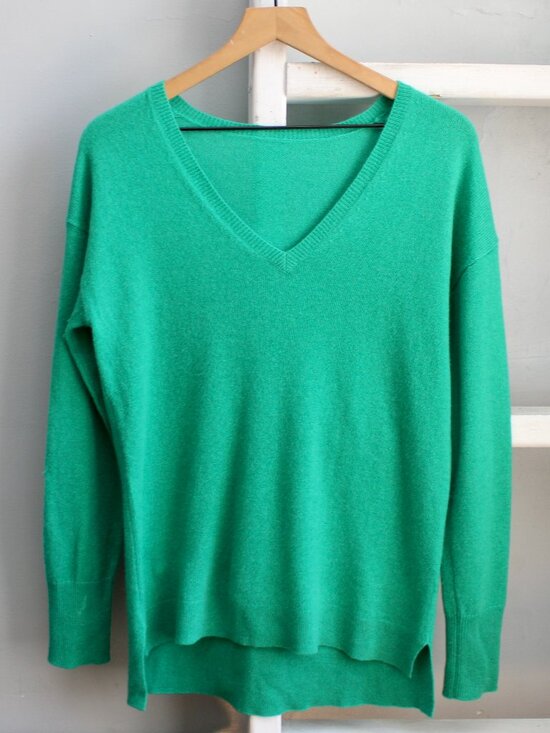 Halogen Sweaters - Halogen 100% Cashmere Tight-Kit V-Neck Sweater Bright Green Size Large